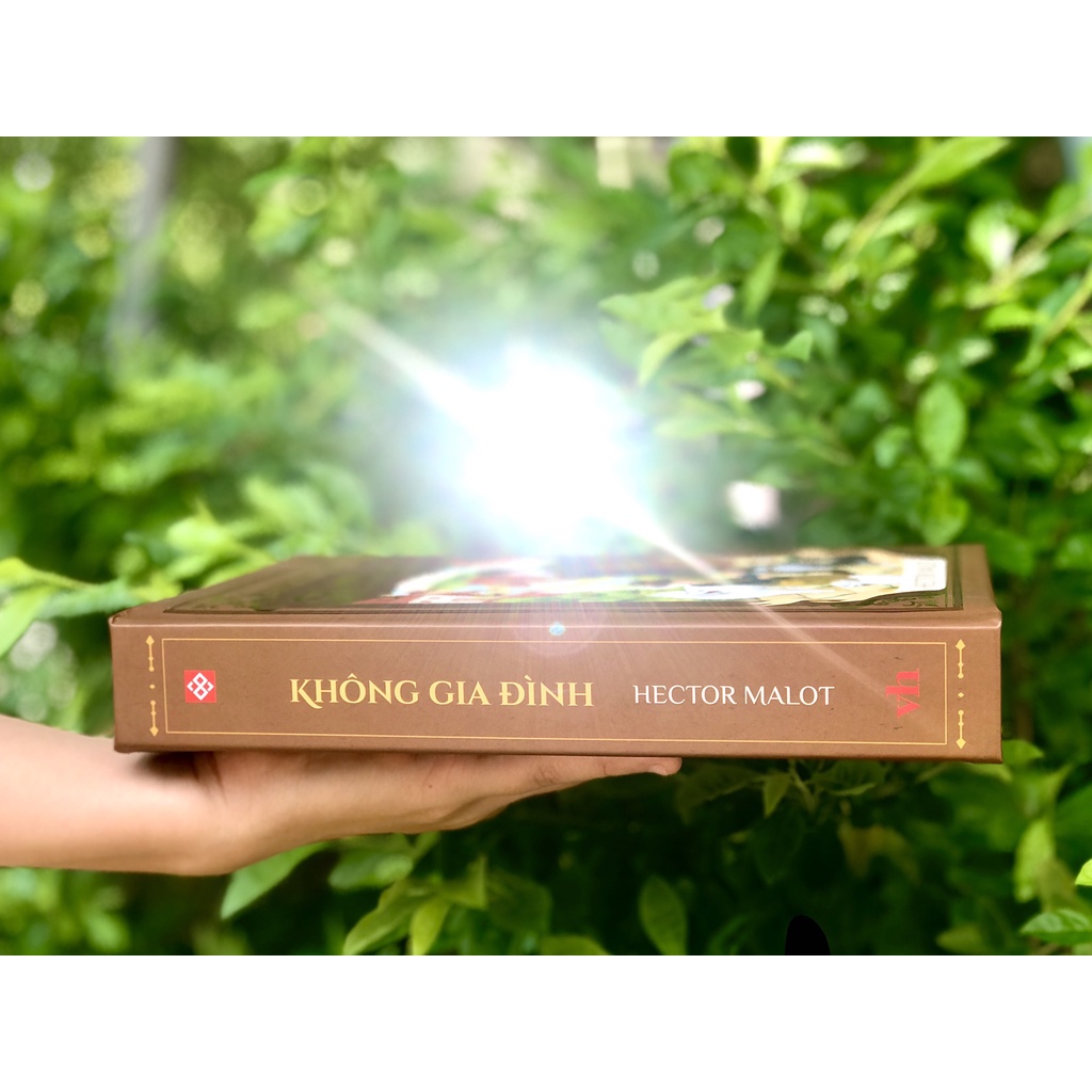SÁCH - Không gia đình - Bản dịch mới ( Bìa cứng)