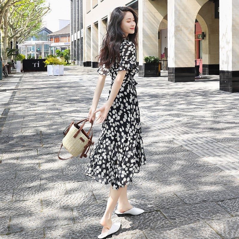 ĐẦM HOA CÚC  ĐEN HOA TRẮNG