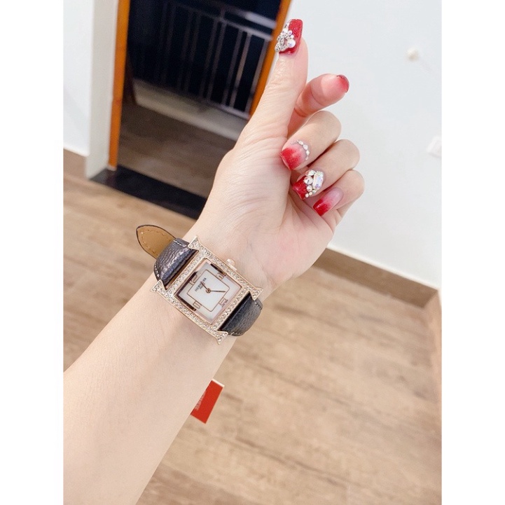 Đồng hồ nữ HERMES dây da mặt vuông đính đá cao cấp