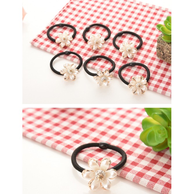 combo 5 cột tóc. mẫu rất xinh nhé các bạn. Giá chỉ 30k/5 cái. hàng đẹp y hình lun nha các bạn.