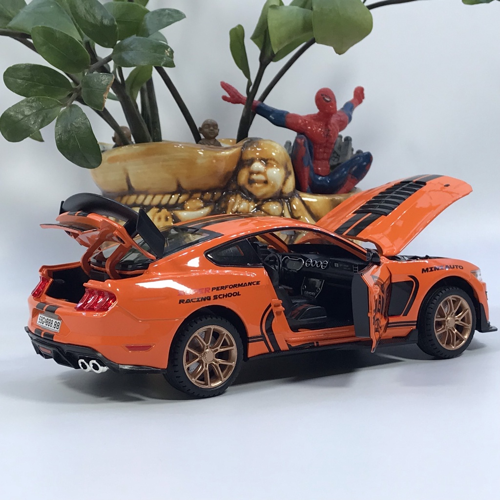 Mô hình xe ô tô Ford Mustang Shelby GT500 tỷ lệ 1:20 bằng hợp kim