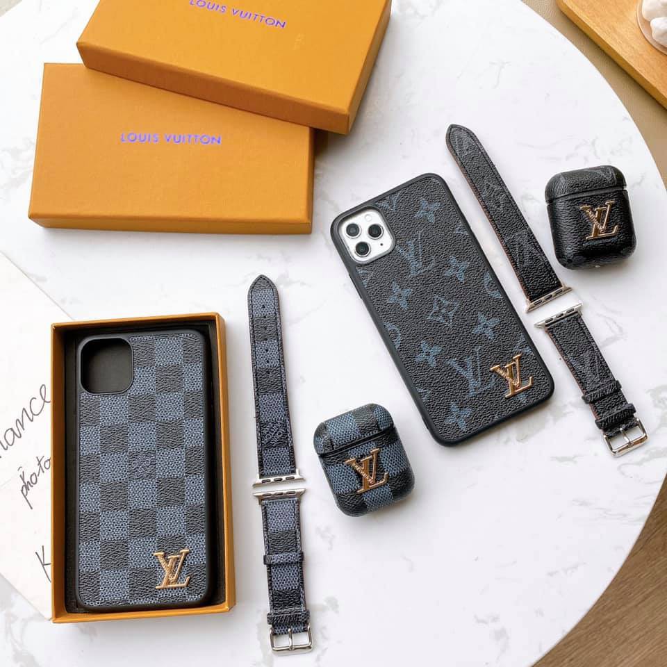 Ốp cứng lv lót nhung có logo nổi