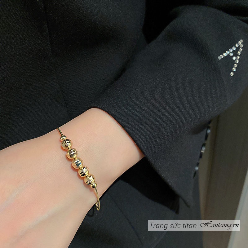 Vòng tay titan nữ không gỉ mạ vàng 18k thiết kế dạng viên bi thời trang thanh lịch 2023