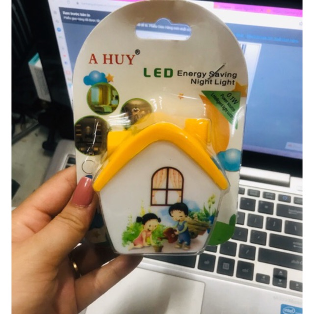 Đèn ngủ công tắc hình ngôi nhà