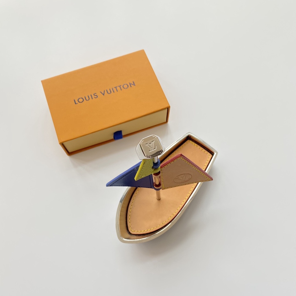 Nhẫn LouisVuitton Silver Edge monogram FW21