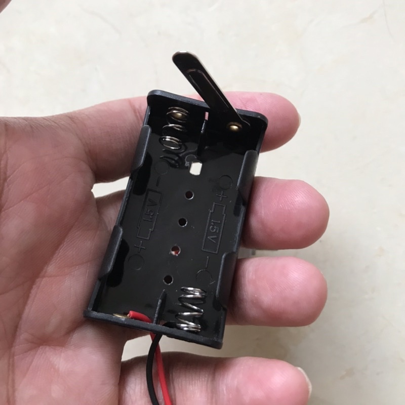 Động Cơ Và Hộp Đựng Pin