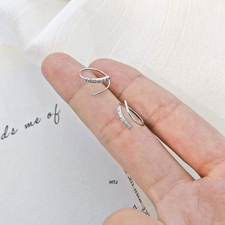 1 CHIẾC KHUYÊN TAI BẠC CÁ TÍNH MỚI LẠ ĐEO 1 NHƯ 2