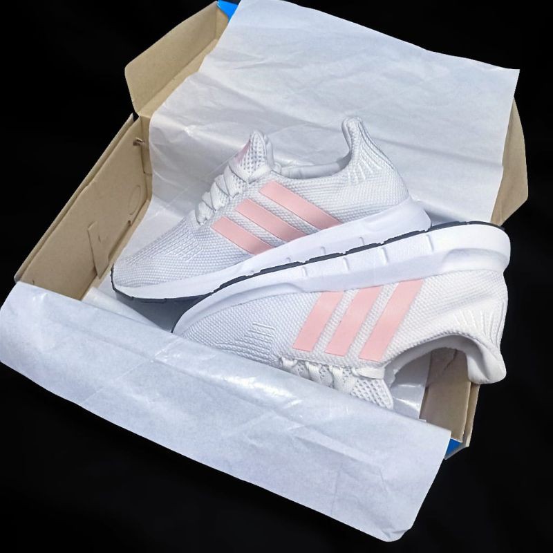 Giày Thể Thao Adidas Swift Run Màu Trắng Hồng Thời Trang Cho Nữ