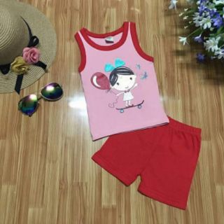 Bộ ba lỗ bé gái
