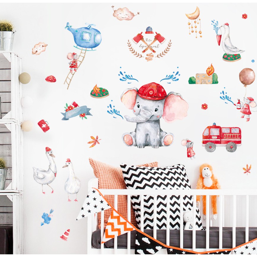 Decal dán tường Chú voi con đáng yêu