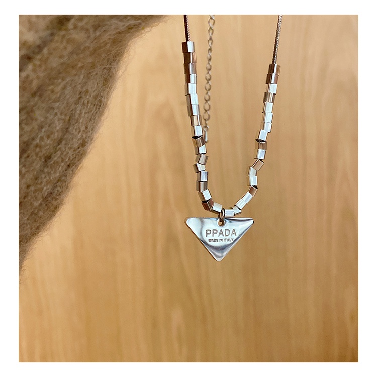 Vòng cổ Thép Titan Mặt Hình Tam Giác Phong Cách hip hop Thời Trang Mới