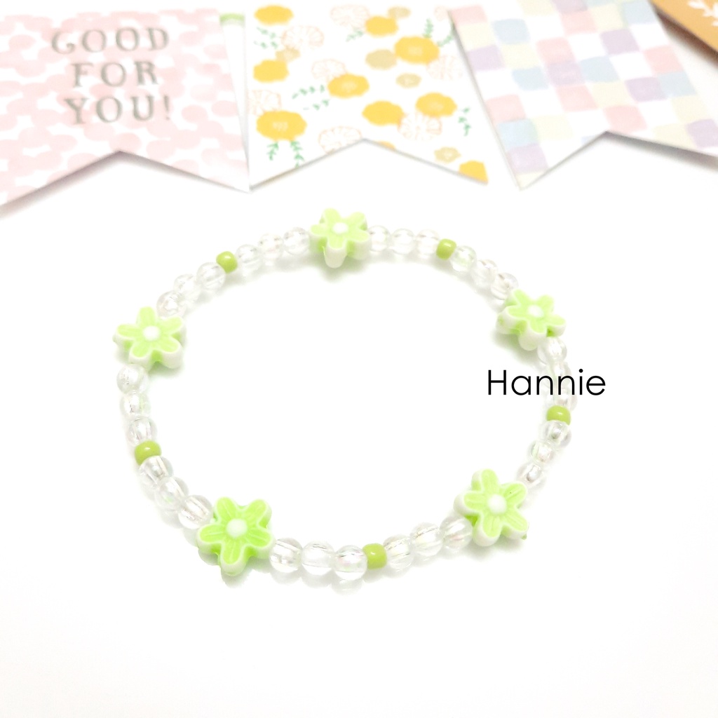 Vòng tay hạt hologram charm hoa handmade đơn giản (Đỏ/Hồng/Tím/Vàng/Cam/Xanh lá/Xanh biển)