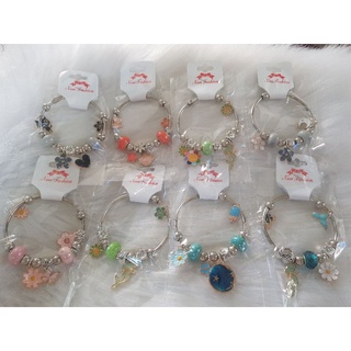 Vòng charm siêu phẩm