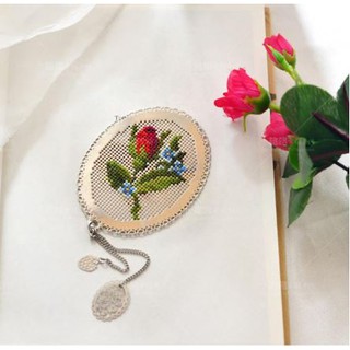 Bookmark DIY thêu chữ thập