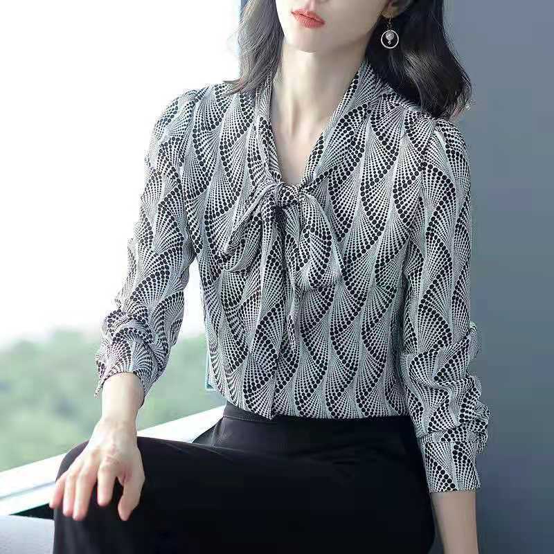 Áo sơ mi voan tay dài dáng rộng in họa tiết thời trang cho nữ trung niên