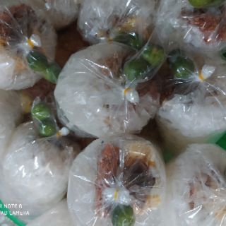 Bánh tráng trộn satế chà bông