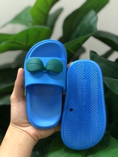 Dép lá mầm cho bé yêu