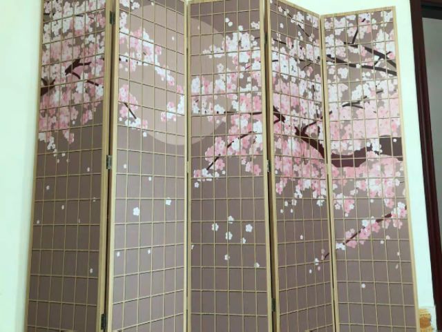 Vách ngăn phòng khách, phòng bếp hoa Sakura. Kèm ảnh thật