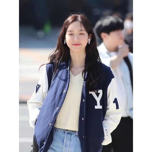 Áo khoác bomber bóng chày chữ Yonhee giống Do Hae Yi  trong phim Cheer Up