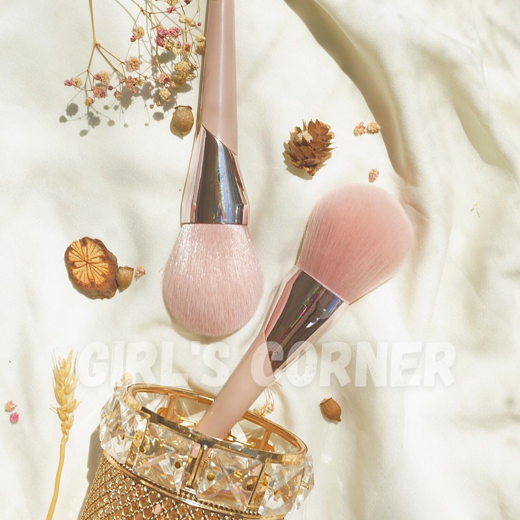 Cọ Phủ Phấn Nén Fenty Beauty - Girl's Corner