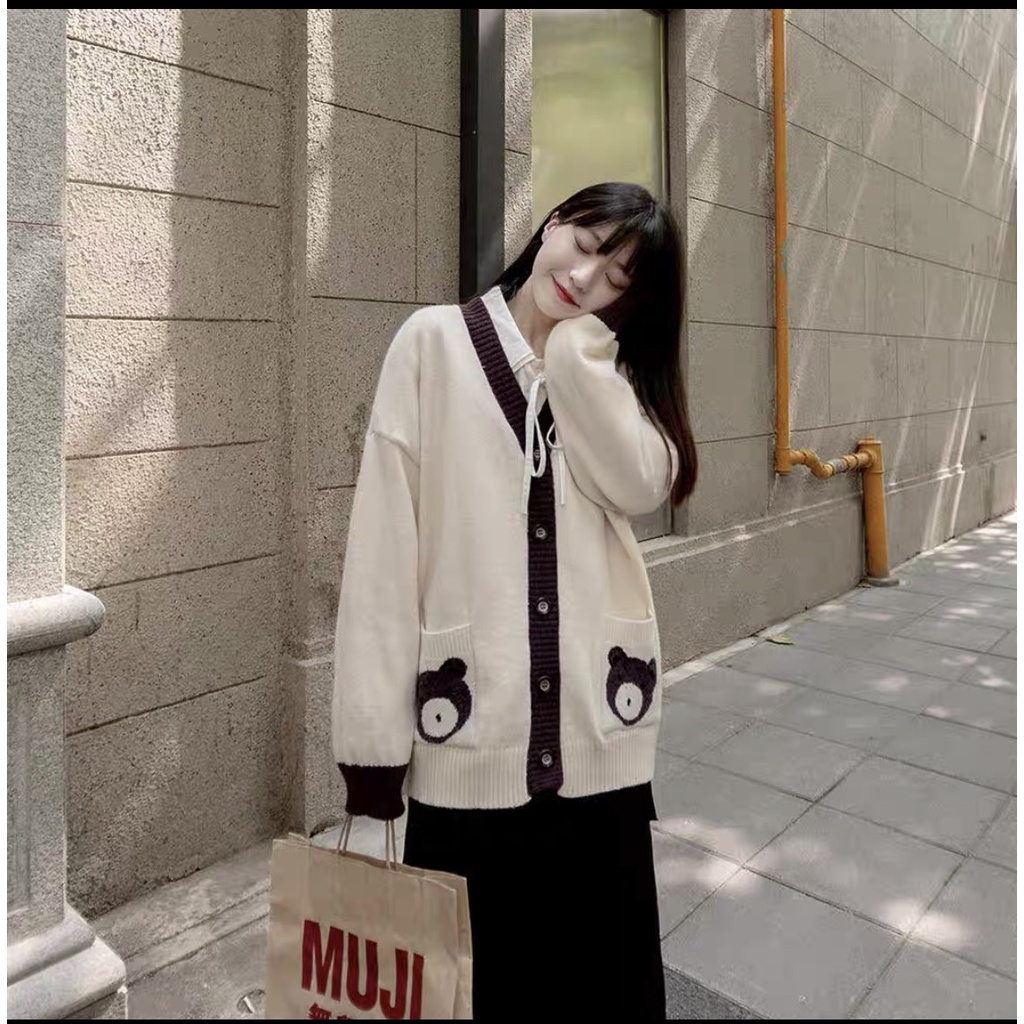 Áo khoác cardigan len viền túi gấu nữ sinh