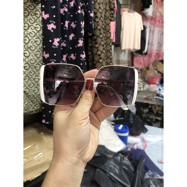 Kính mát gọng kim loại pha viền màu,kính râm vuông to
