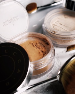 Phấn phủ Becca Hydra-Mist Setting Powder