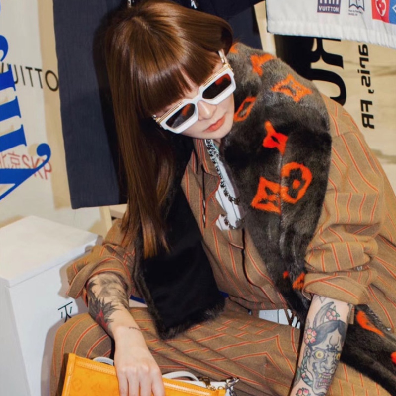 Kính mát gọng dáng vuông lớn chống tia UV kiểu dáng thời trang phong cách Hàn Quốc cho nam và nữ