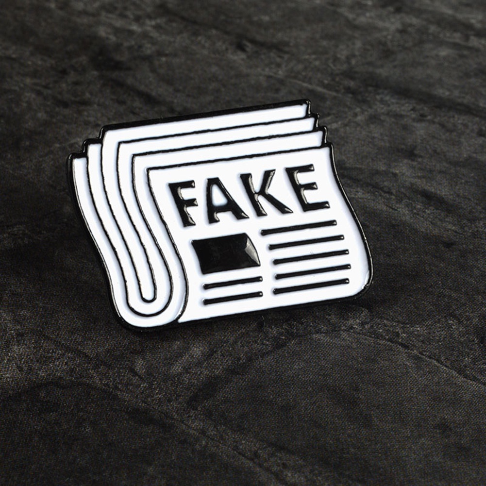 Ghim cài áo kim loại họa tiết tờ báo Fake độc đáo và tiện lợi