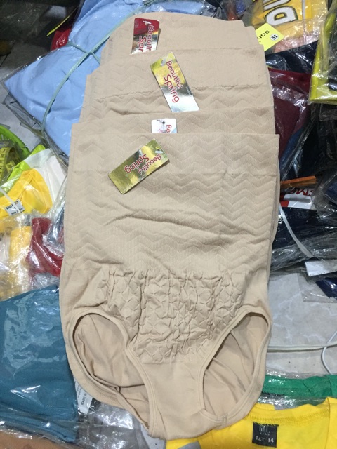 Quần gen mặc đầm ôm cả bụng