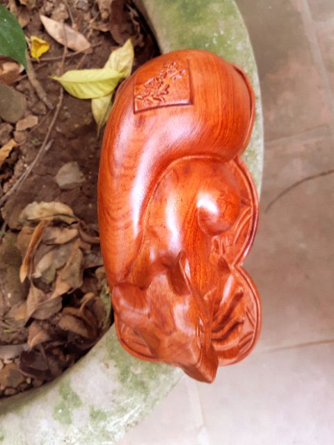 Tượng con chuột gỗ hương ngang 20cm