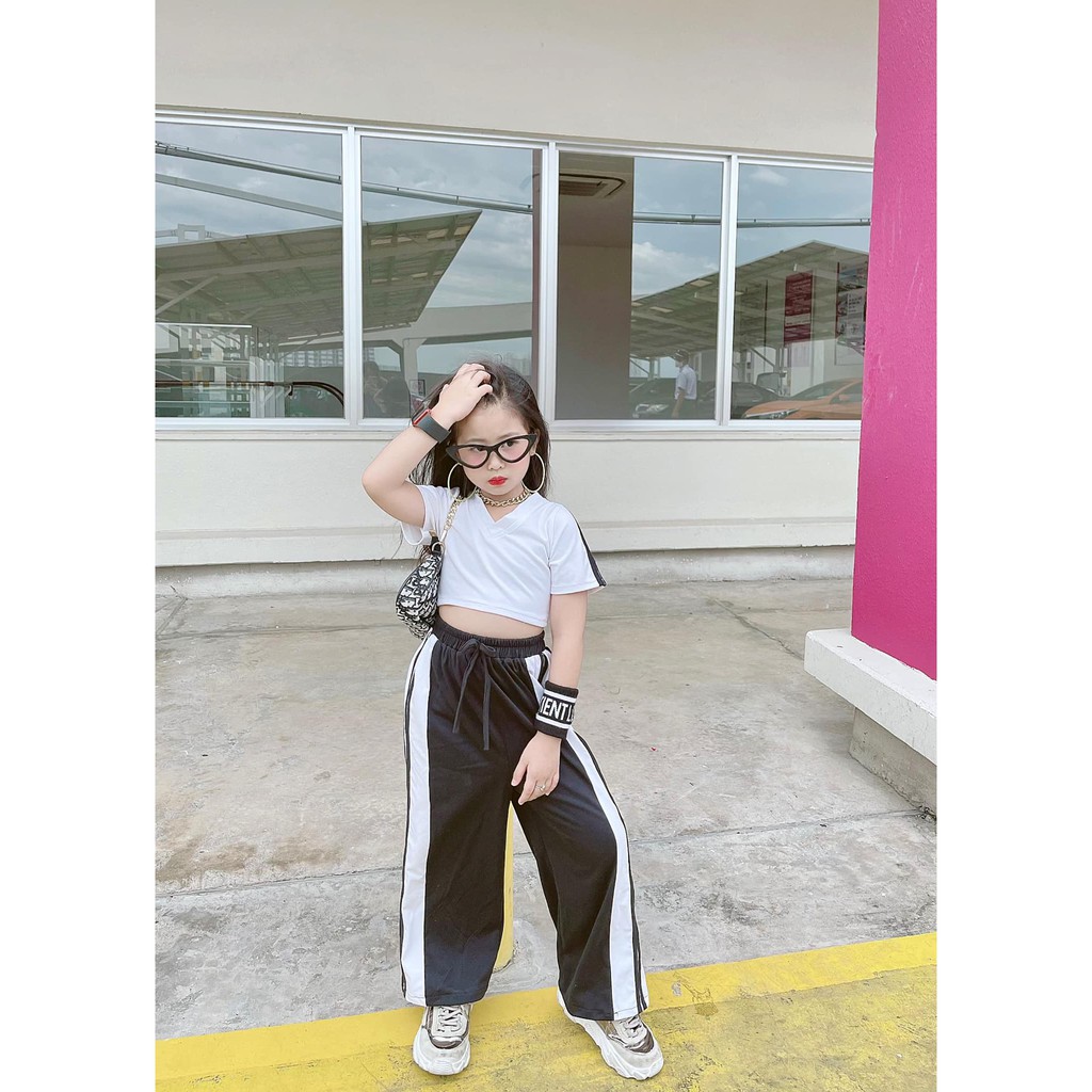 Set bộ thể thao ống suông trắng đen bg