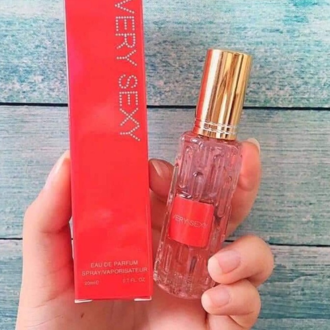 Nước hoa mini very sexy nữ 20ml dạng xịt- mẫu 4d- Mùi Very Sexy Ngọt ngào Quyến rũ