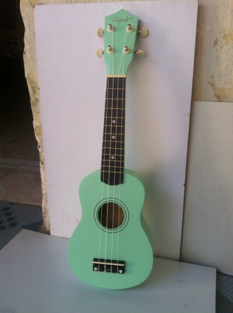 Ukulele xanh