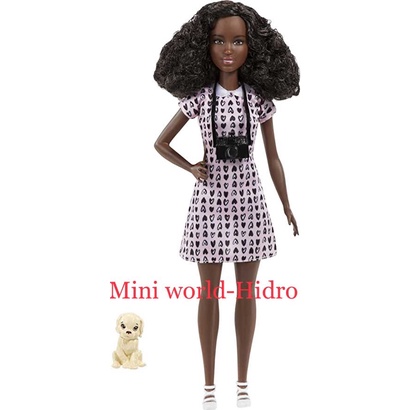 Búp bê Barbie Photographer Doll (12 inches), Petite Brunette, Heart-Print Dress chính hãng da đen