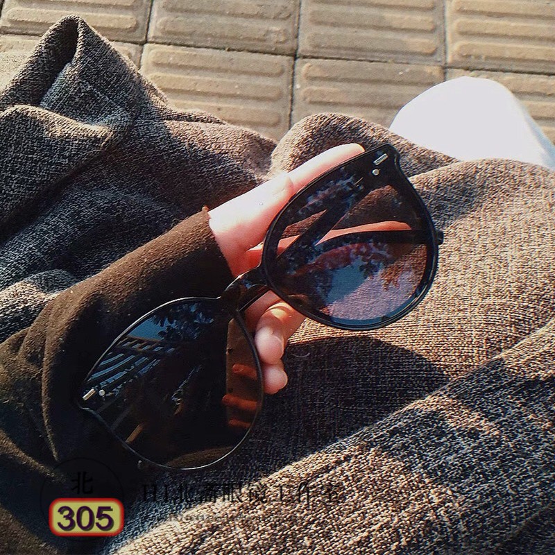 MẮT KÍNH THỜI TRANG HOT HIT 305 2 MÀU ĐEN TRẮNG PHONG CÁCH HÀN QUỐC | BigBuy360 - bigbuy360.vn