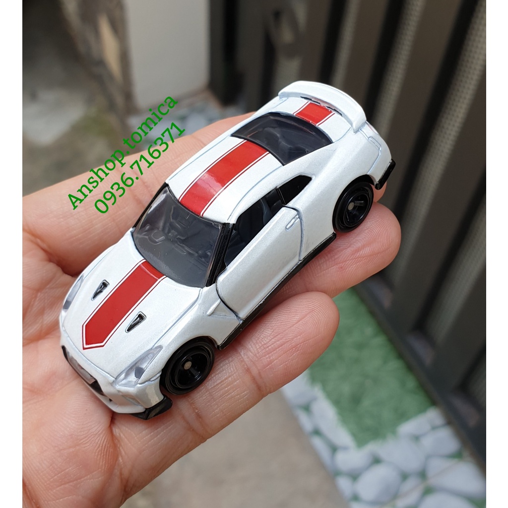 Mô hình xe Nissan mở được cửa, bản đặc biệt tomica Nhật Bản
