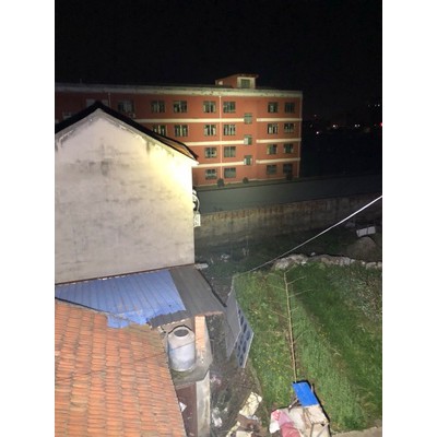 Đèn pin sofirn SP70 công suất 32w với lò xo kép mạ vàng tăng dòng dẫn quang thông 5500 luen chiếu tỏa mạnh