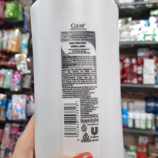 Dầu Gội Clear Hoa Anh Đào 630g (618ml)