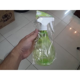 HCM - Bình xịt tưới cây loại 700ml nhựa trong dẻo <giao màu ngẫu nhiên>