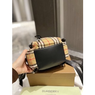Balo Thể Thao Burberry Cỡ Lớn Chất Liệu Da Thời Trang Cho Nữ