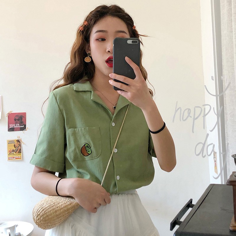 Áo kiểu tay ngắn cổ bẻ thêu hình trái cây cho phái nữ | BigBuy360 - bigbuy360.vn