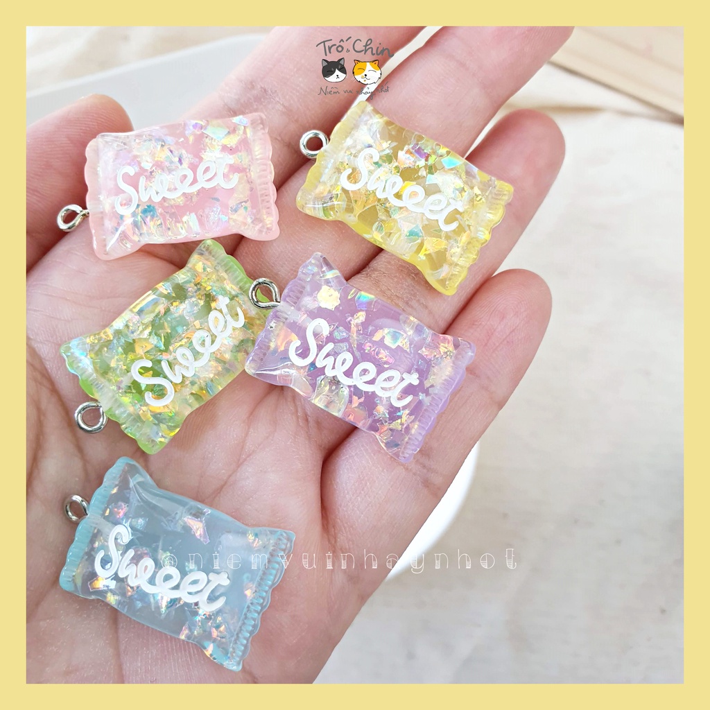 Charm kẹo Sweet màu trong nhựa acrylic lấp lánh, làm mặt dây chuyền, móc khóa... nhiều màu (gắn sẵn khoen và nối xích)