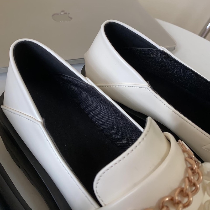 Giày da đính ngọc