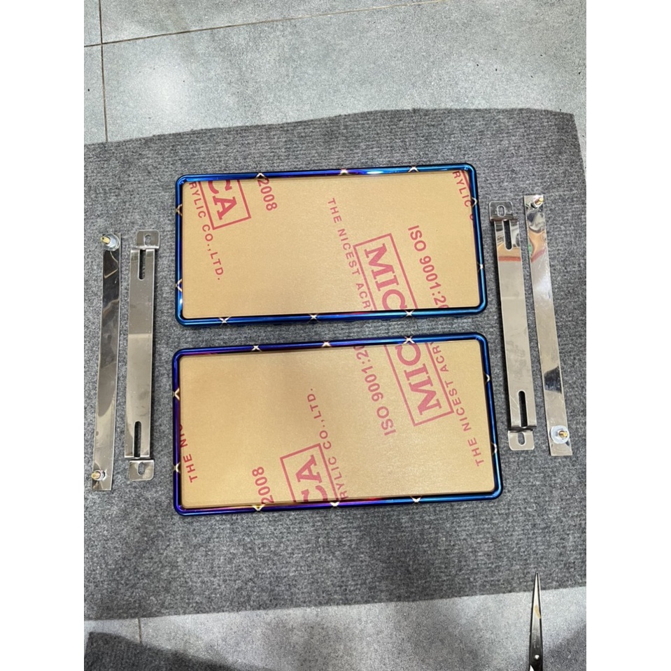 Bộ khung biển số xe Ô tô mẫu mới xi titan nhiều kiểu dáng - Bộ trước sau như hình
