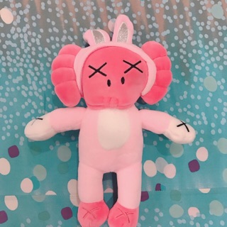 Gấu bông kaws CGV