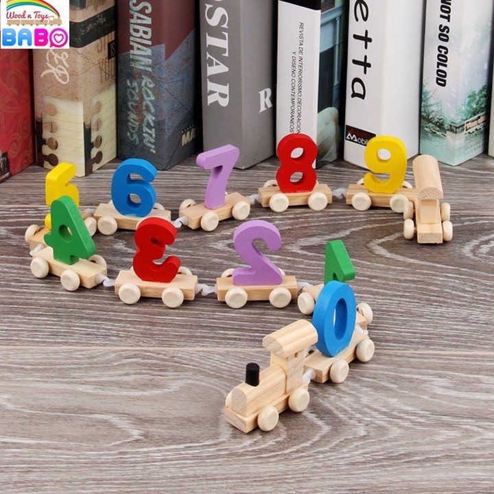 Đoàn tàu chở số bằng gỗ cho bé