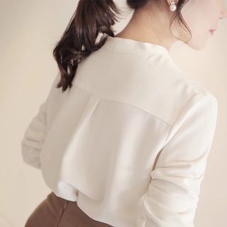 Áo sơ mi nữ cổ V, Sơ mi nữ công sở