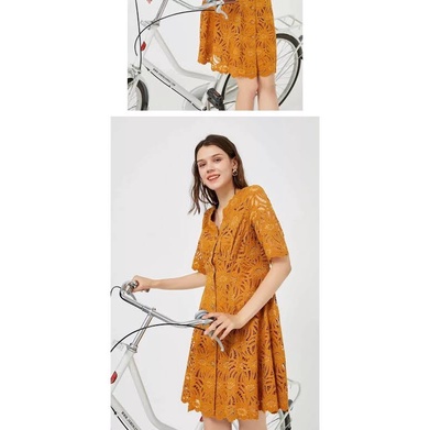 Váy đầm ren xếp ly cổ chữ V - Vero Moda cổ điển thanh lịch