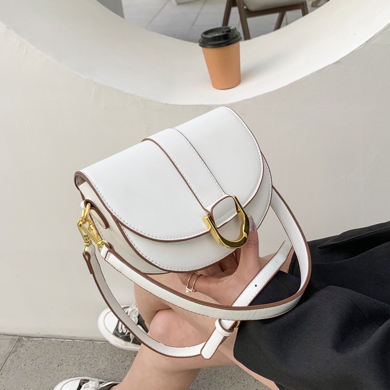 Túi đeo vai đeo chéo da pu bán nguyệt tag vàngFreeship